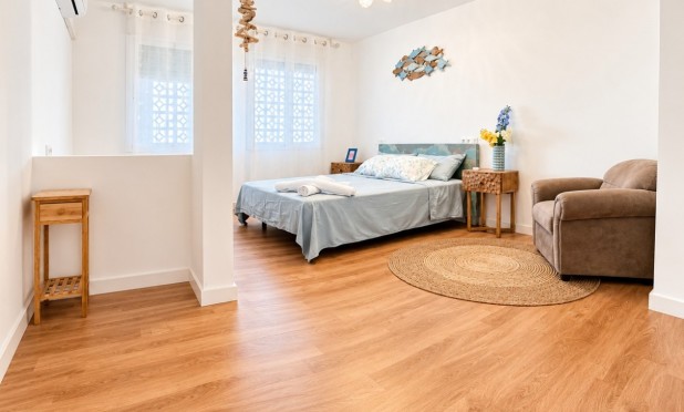 Resale - Apartment / Duplex - Torrevieja - Playa de los Locos
