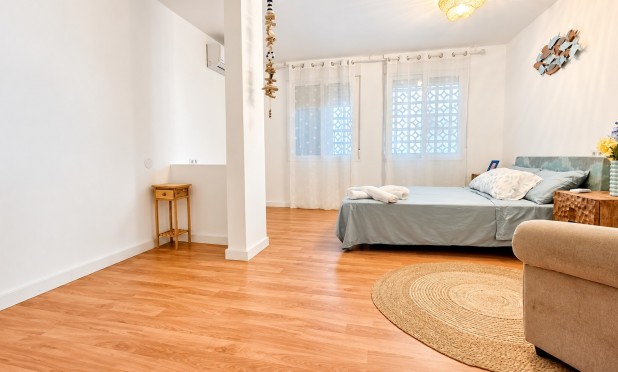 Resale - Apartment / Duplex - Torrevieja - Playa de los Locos