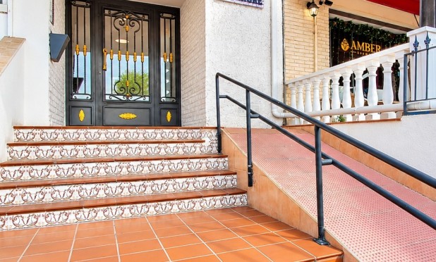 Resale - Apartment / Duplex - Torrevieja - Playa de los Locos