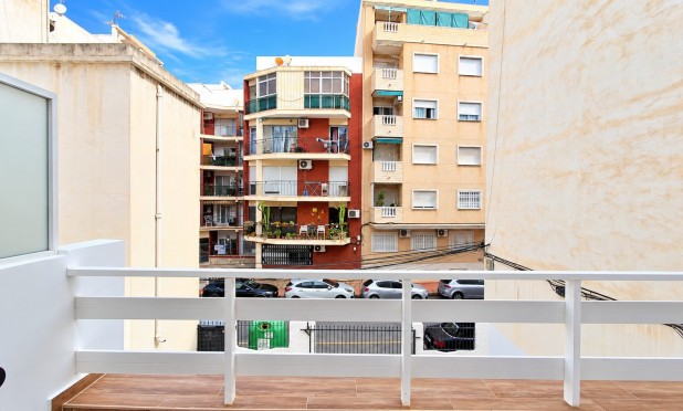 Resale - Apartment / Duplex - Torrevieja - Playa de los Locos
