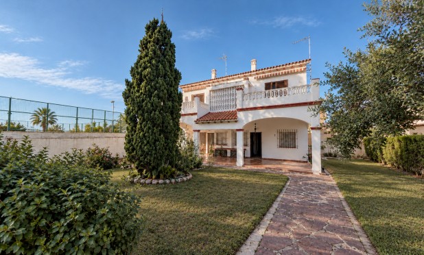 Resale - Villa - Denia - Les Marines - Las Marinas