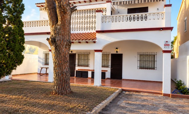 Resale - Villa - Denia - Les Marines - Las Marinas