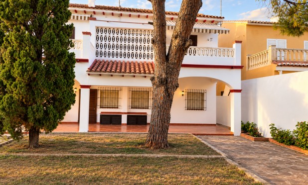 Resale - Villa - Denia - Les Marines - Las Marinas