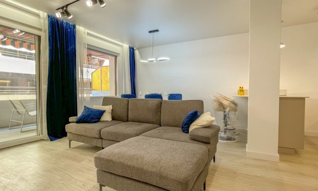 Resale - Apartment / flat - Torrevieja - El Acequión - Los Náufragos