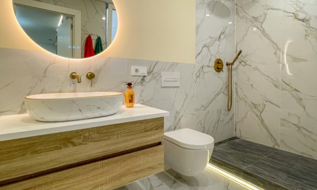 Resale - Apartment / flat - Torrevieja - El Acequión - Los Náufragos