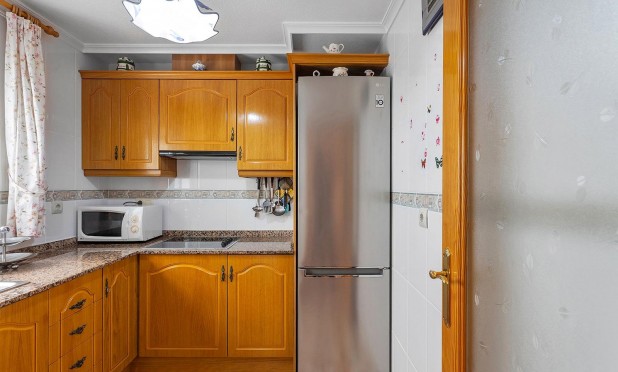 Resale - Apartment / flat - Torrevieja - La Mata