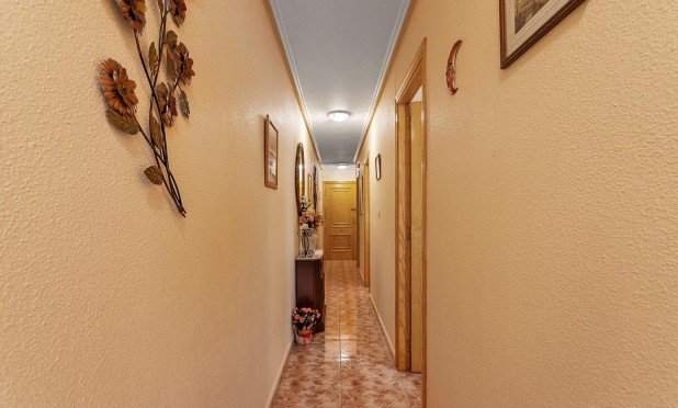 Resale - Apartment / flat - Torrevieja - La Mata