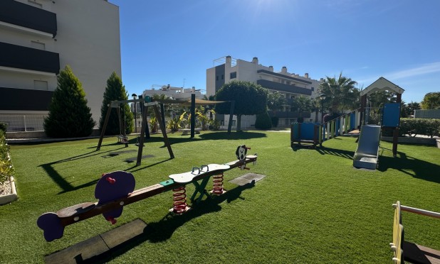 Resale - Apartment / flat - Orihuela - Villamartin