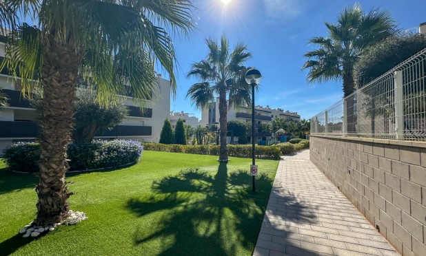 Resale - Apartment / flat - Orihuela - Villamartin