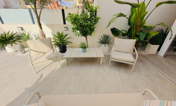Resale - Villa - Los Montesinos - La Herrada
