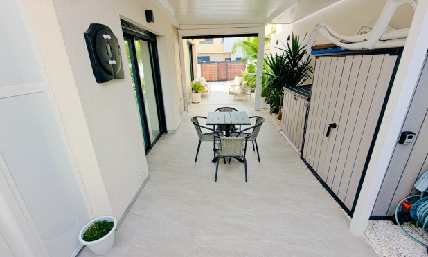 Resale - Villa - Los Montesinos - La Herrada