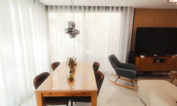 Resale - Villa - Los Montesinos - La Herrada