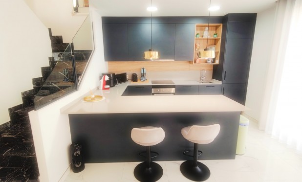 Resale - Villa - Los Montesinos - La Herrada