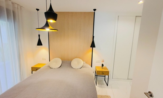 Resale - Villa - Los Montesinos - La Herrada