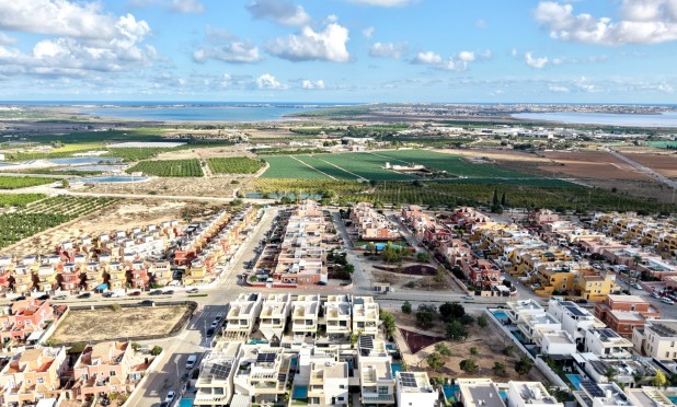 Resale - Villa - Los Montesinos - La Herrada