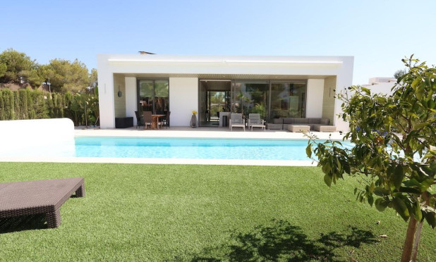 Reventa - Villa - San Miguel de Salinas - Las colinas golf and country club