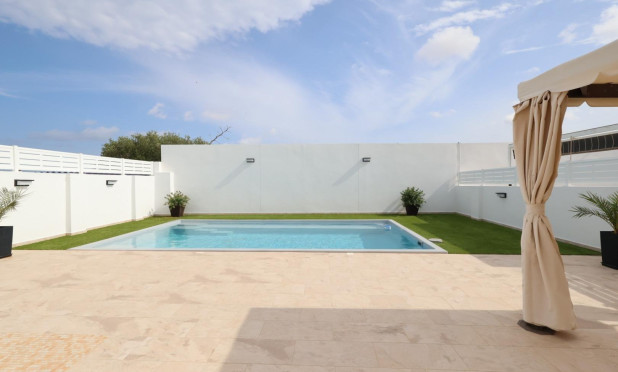 Wiederverkauf - Villa - Torrevieja - San luis