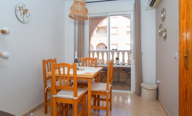 Herverkoop - Appartement / flat - Torrevieja - Centro