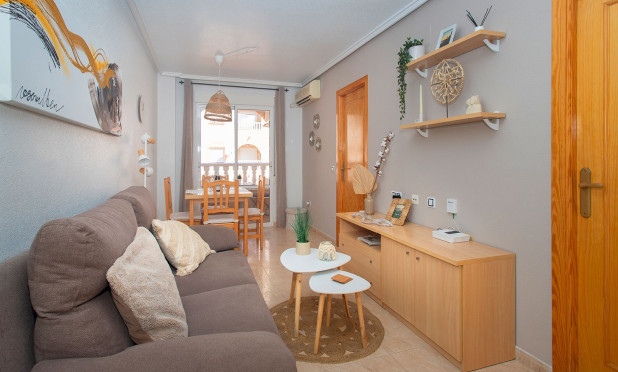 Resale - Apartment / flat - Torrevieja - Centro