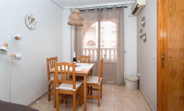 Wiederverkauf - Wohnung - Torrevieja - Centro