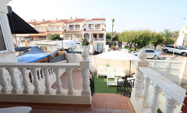 Resale - Semi Detached Villa - Torrevieja - Torretas