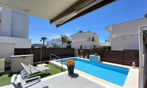 Herverkoop - Semi Detached Villa - Vistabella Golf