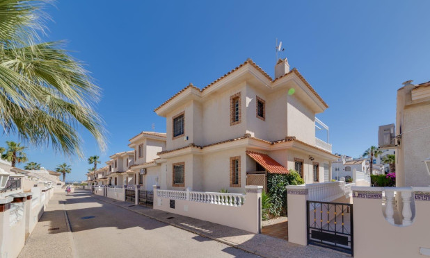 Wiederverkauf - Villa - Orihuela Costa - Los Dolses