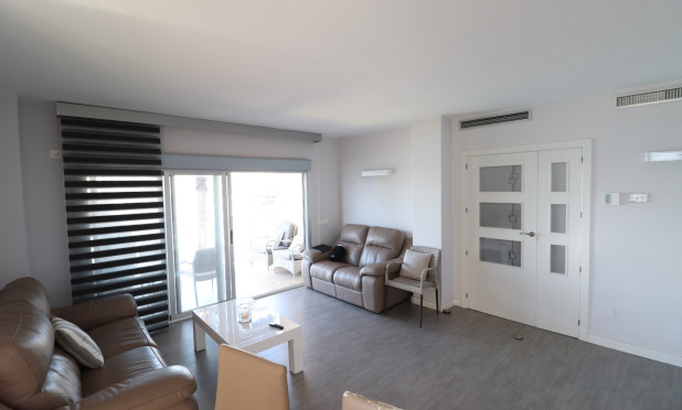 Resale - Apartment / flat - Torrevieja - Playa Del Cura