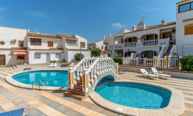 Resale - Villa - Torrevieja - Los altos