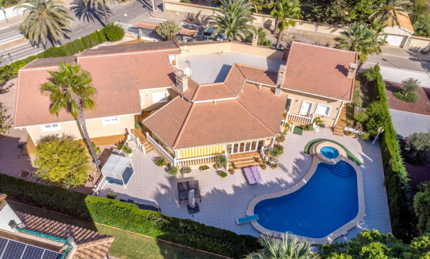 Resale - Villa - Cabo Roig - MUY CERCA DE LA PLAYA