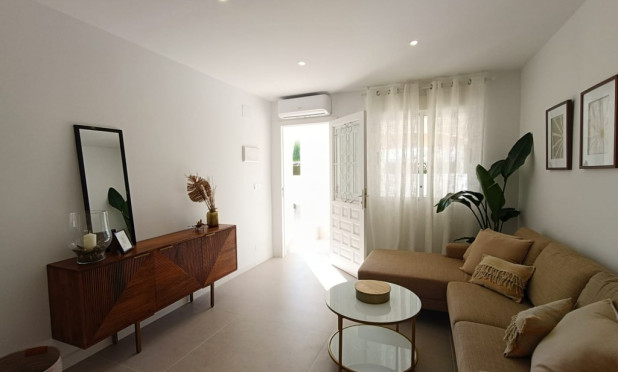 Herverkoop - Garden Apartment - Torrevieja