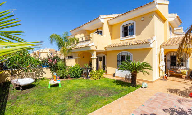 Resale - Villa - Orihuela Costa - Los Dolses