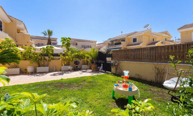 Resale - Villa - Orihuela Costa - Los Dolses