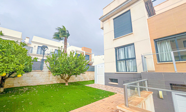 Revente - Villa - Orihuela Costa