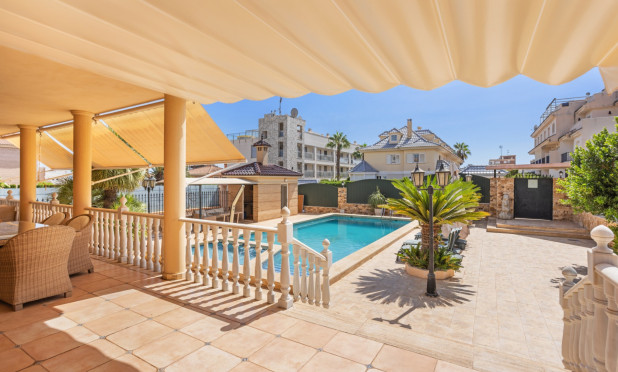 Resale - Villa - Torrevieja - La Veleta