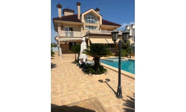 Resale - Villa - Torrevieja - La Veleta