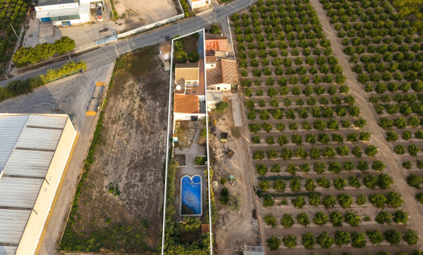 Resale - Finca / Country Property - Orihuela