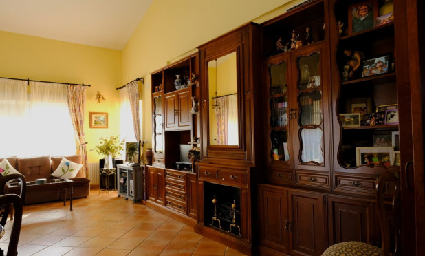 Herverkoop - Finca / Country Property - Orihuela