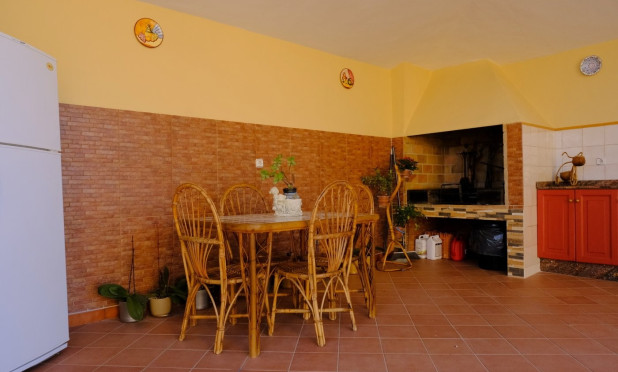 Herverkoop - Finca / Country Property - Orihuela