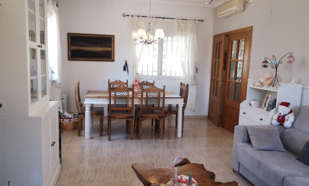 Resale - Villa - Los Montesinos - Los Montesinos - Urb. La Herrada