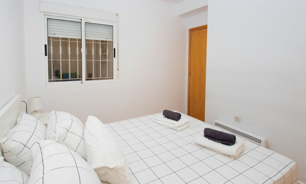 Long Term Rental - Apartment / flat - Torrevieja - Playa de los Locos