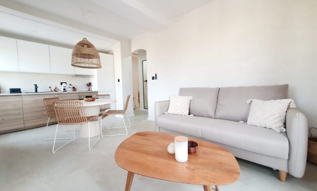 Resale - Apartment / flat - Orihuela Costa - La Florida