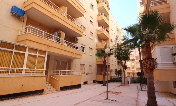 Resale - Apartment / flat - Torrevieja - Torrevieja - Centre