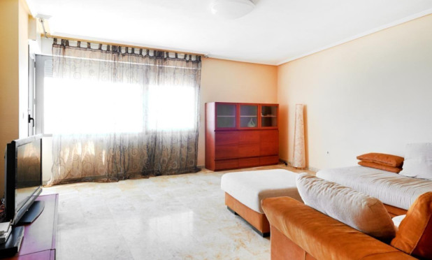 Resale - Apartment / flat - Torrevieja - Playa del cura