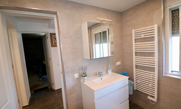 Odsprzedaż - Villa - Ciudad Quesada