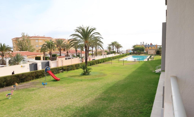 Resale - Apartment / flat - Torrevieja - Punta Prima