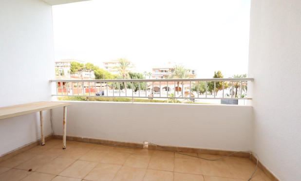 Resale - Apartment / flat - Torrevieja - Punta Prima