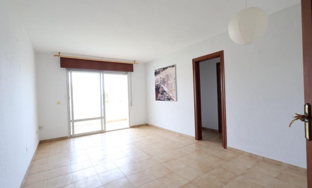 Resale - Apartment / flat - Torrevieja - Punta Prima