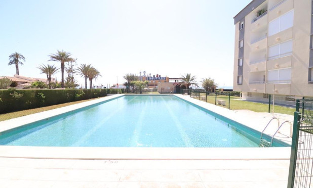 Resale - Apartment / flat - Torrevieja - Punta Prima