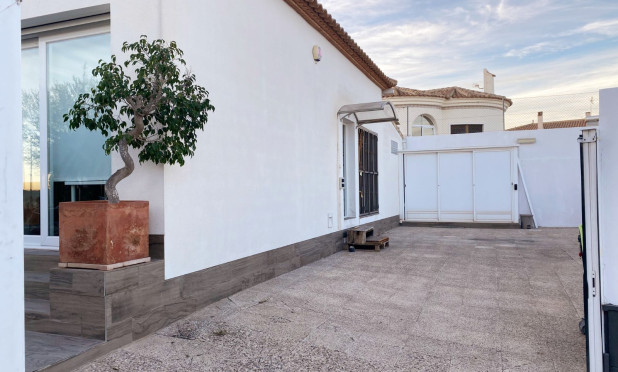 Resale - Villa - San Fulgencio - La Marina